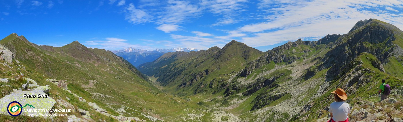 29 Dal Passo  (2319 m) la Val Cervia con vista verso le Alpi Retiche.jpg